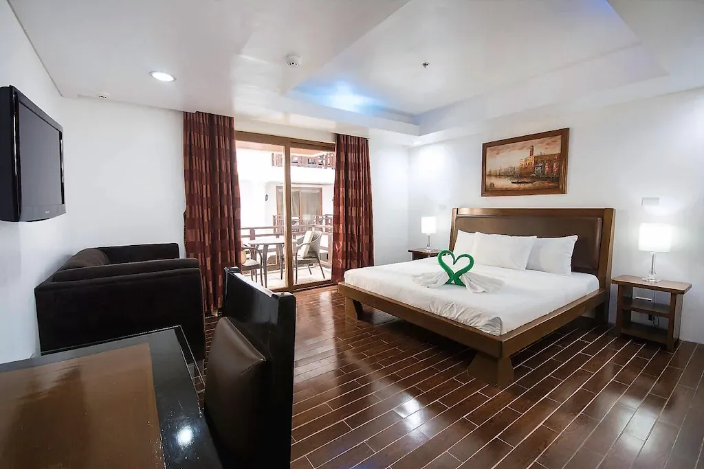 Giulius Boracay Italian Resort, Balabag, Boracay — Photo 12
