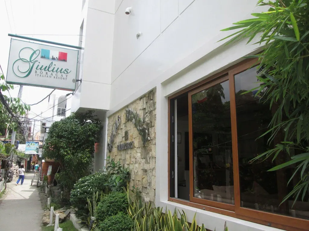 Giulius Boracay Italian Resort, Balabag, Boracay — Photo 13