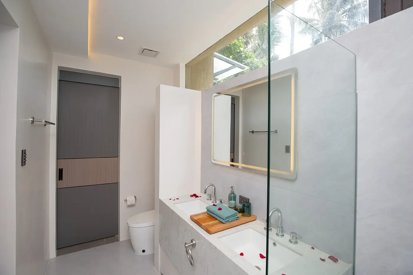 One Bedroom Suite 1C