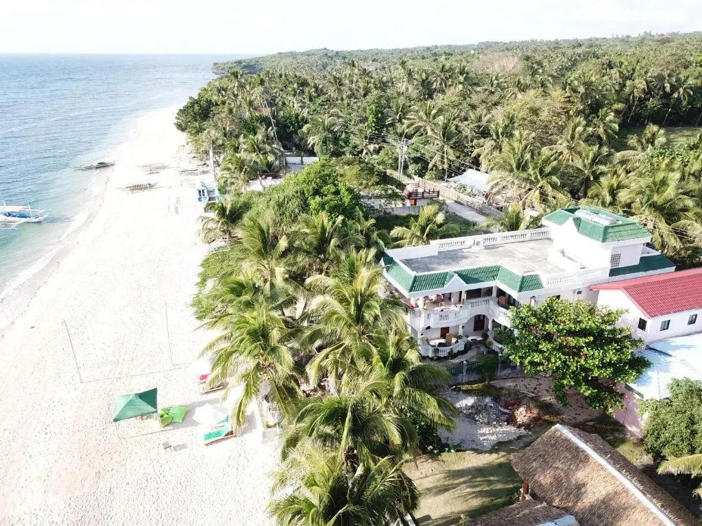 The Beach House Carabao Island, Lanas, Boracay — Photo 16