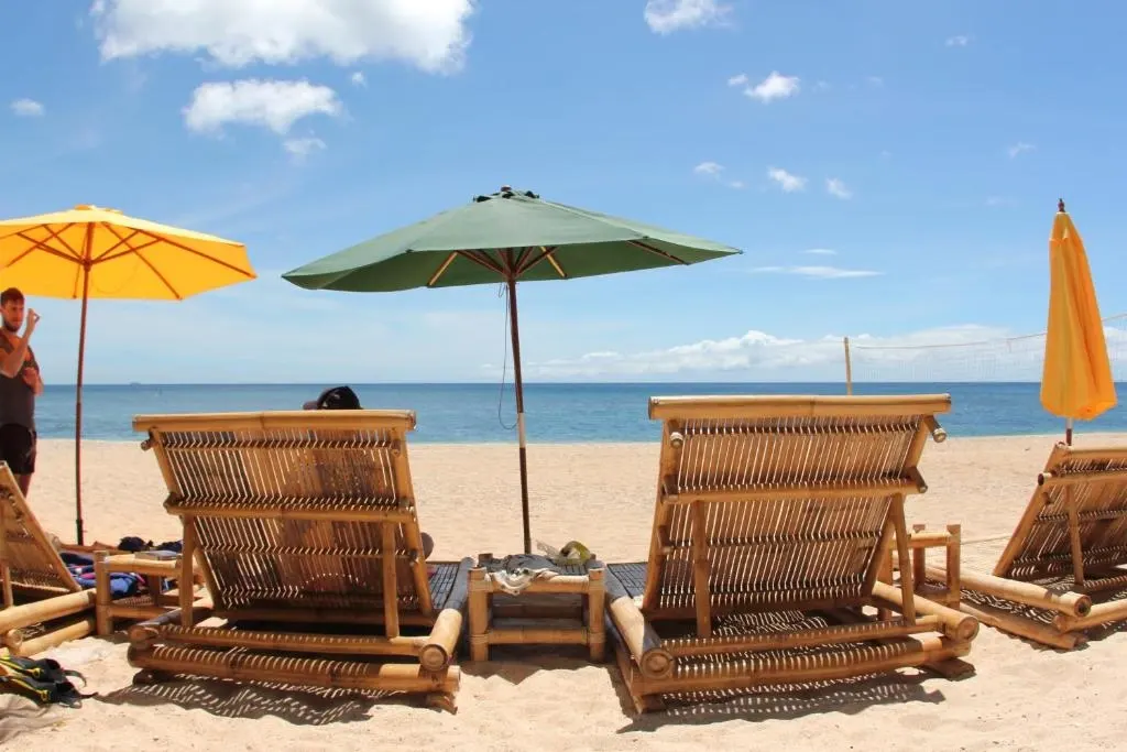 The Beach House Carabao Island, Lanas, Boracay — Photo 4
