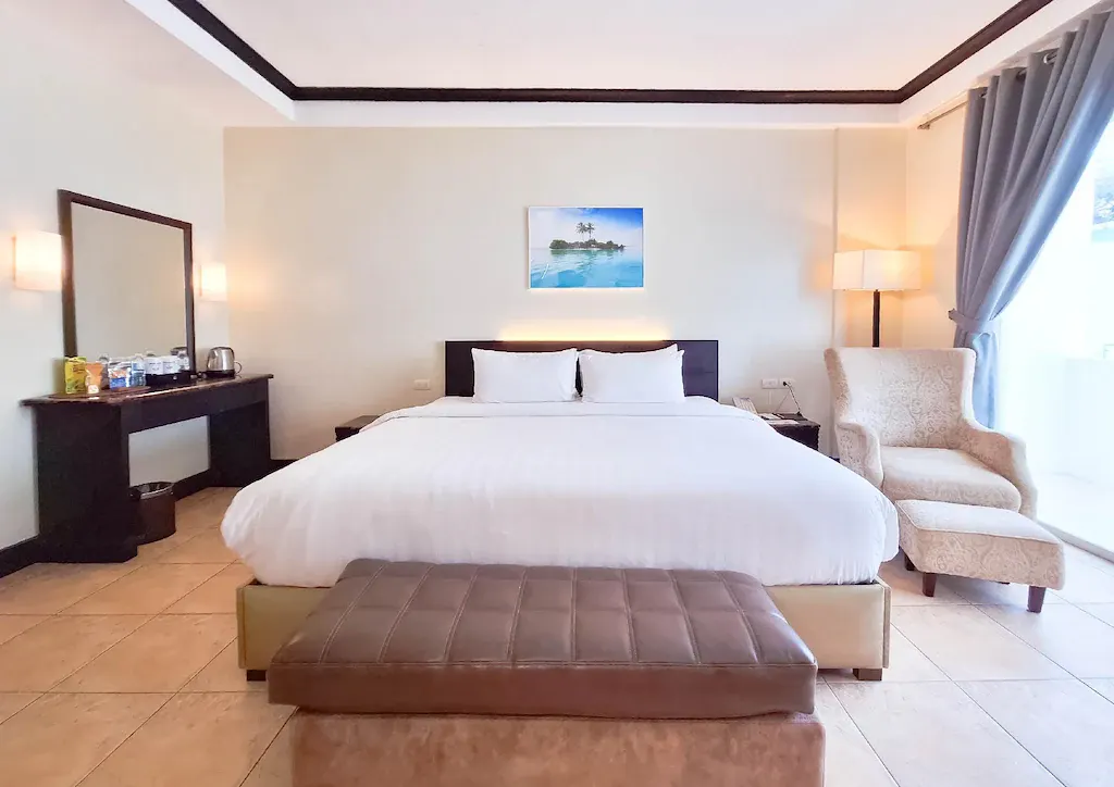 Grand Deluxe at Boracay Ocean Club Resort & Spa, Manoc-Manoc, Boracay