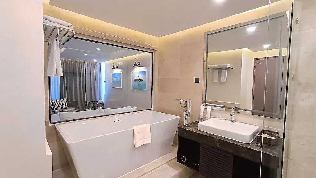 Diamond Suite at Boracay Ocean Club Resort & Spa, Manoc-Manoc, Boracay