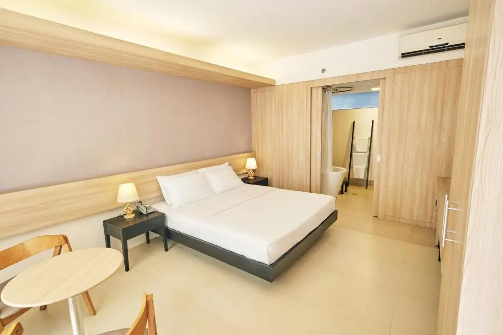 Premier Deluxe King Room at The Tides Hotel Boracay, Boracay