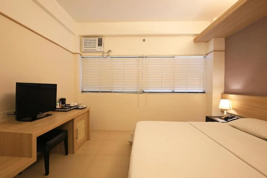 Standard Queen Room at The Tides Hotel Boracay, Boracay