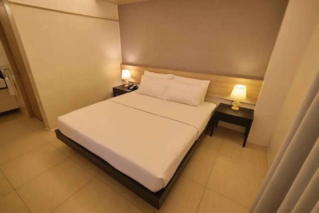 Deluxe Queen Room at The Tides Hotel Boracay, Boracay