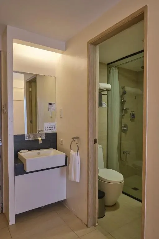 Deluxe Queen Room at The Tides Hotel Boracay, Boracay