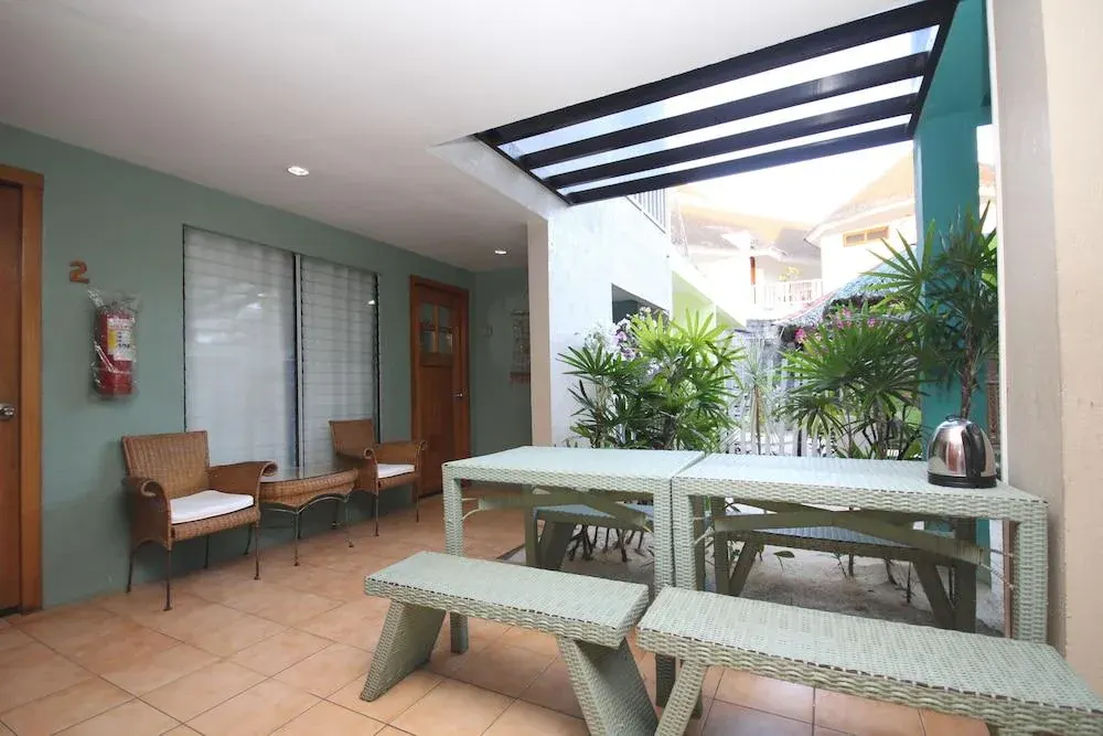 MR Holidays Hotel, Boracay — Photo 9