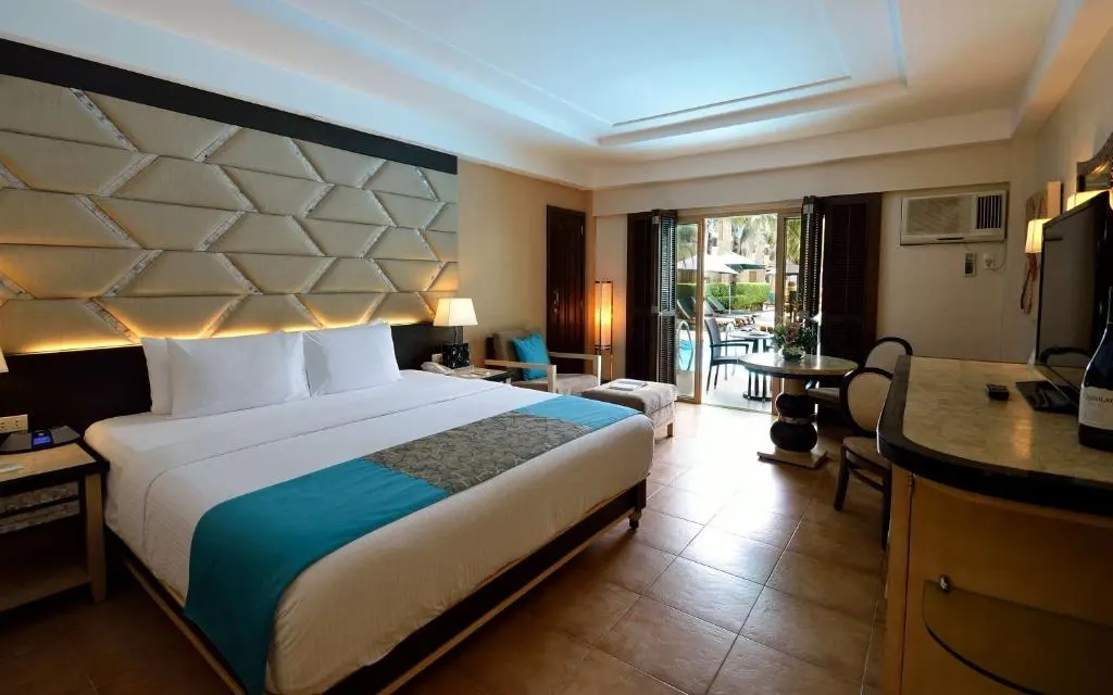 Premier Room wiht Pool Access at Henann Regency Resort and Spa, Boracay