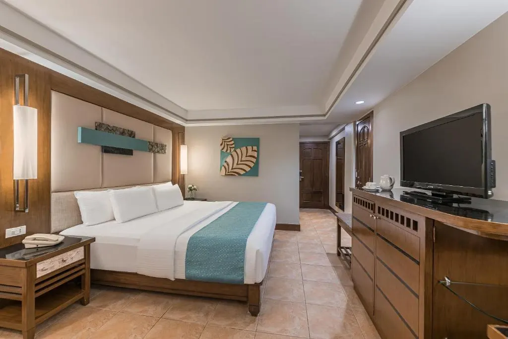 Superior Room at Henann Regency Resort and Spa, Boracay