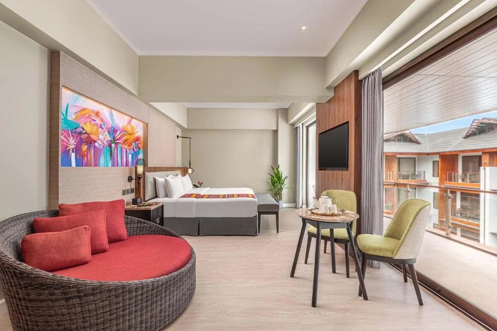 East Junior Suite
