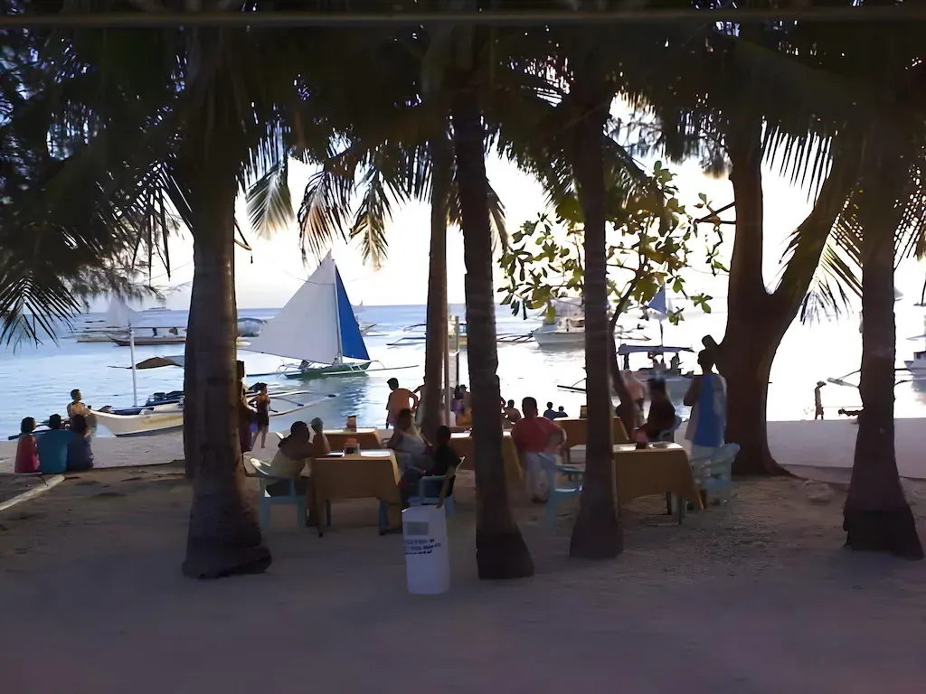 Sulu Plaza, Boracay — Photo 2