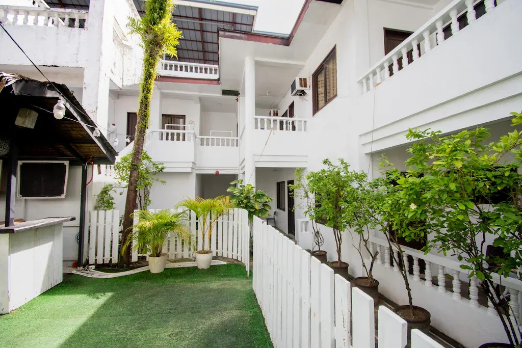 Seabird Hotel Boracay, Balabag, Boracay — Photo 1
