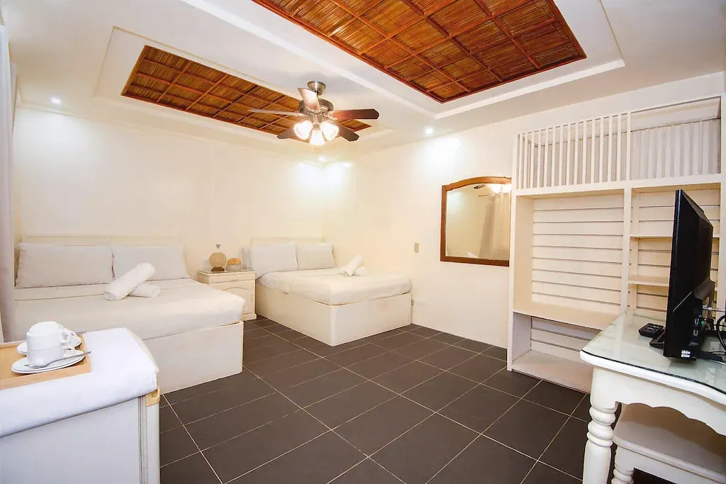 Triple Deluxe at Seabird Hotel Boracay, Balabag, Boracay