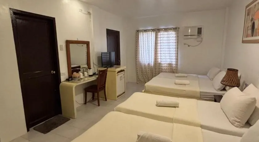 Triple Deluxe at Seabird Hotel Boracay, Balabag, Boracay