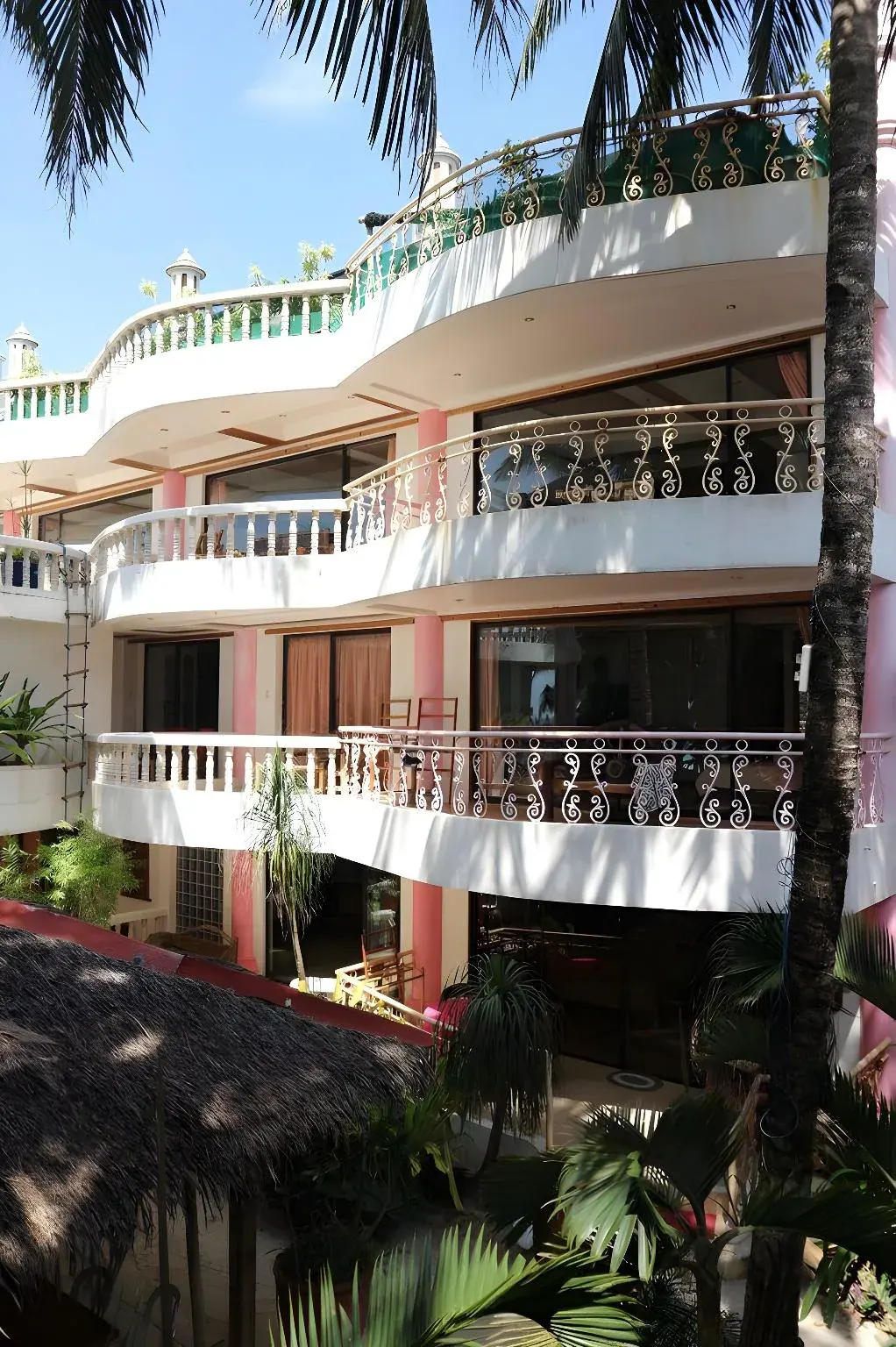 Nigi Nigi Too Beach Resort, Boracay — Photo 3