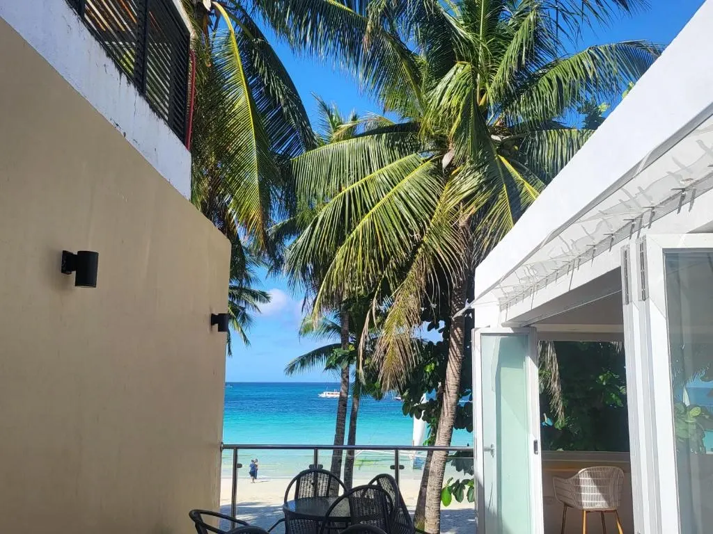 Sun Villa Beachfront Hotel, Balabag, Boracay — Photo 5