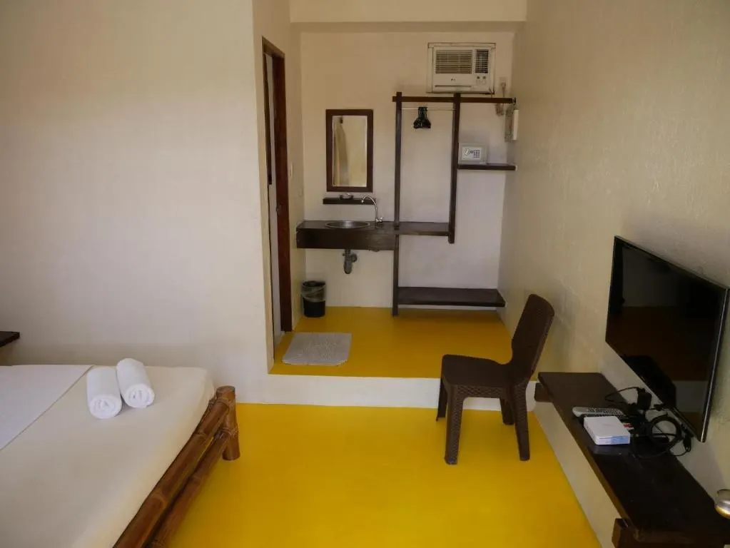 Standard Queen at The Lazy Dog Bed & Breakfast, Balabag, Boracay
