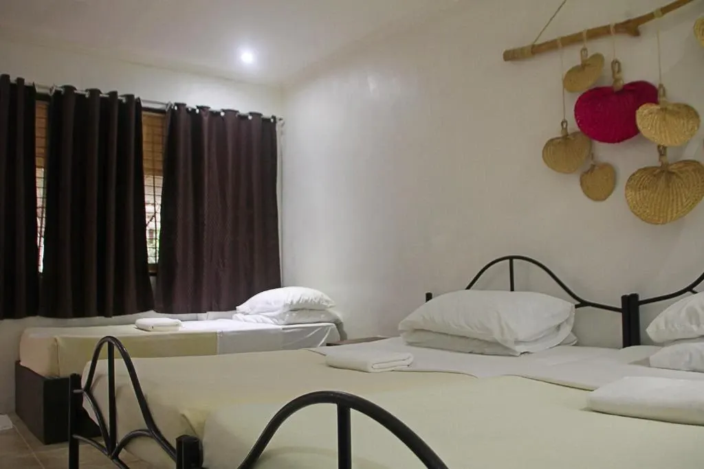 Triple Room at The Lazy Dog Bed & Breakfast, Balabag, Boracay