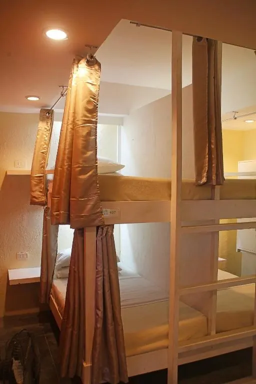 Mixed Dormitory Room at The Lazy Dog Bed & Breakfast, Balabag, Boracay