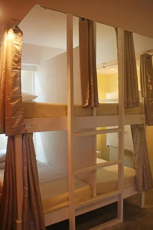 Mixed Dormitory Room at The Lazy Dog Bed & Breakfast, Balabag, Boracay