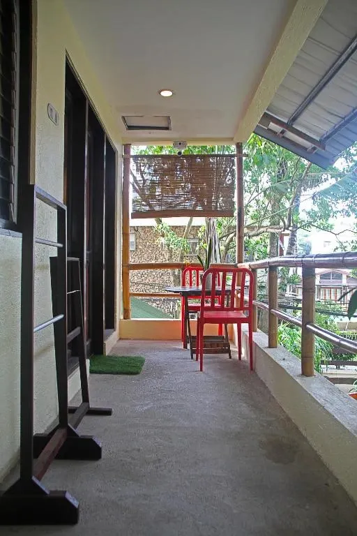 Mixed Dormitory Room at The Lazy Dog Bed & Breakfast, Balabag, Boracay