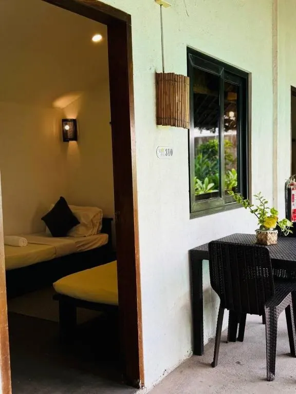 Standard Twin at The Lazy Dog Bed & Breakfast, Balabag, Boracay
