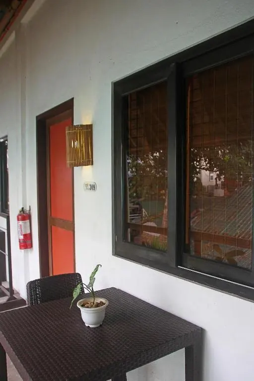 Standard Twin at The Lazy Dog Bed & Breakfast, Balabag, Boracay