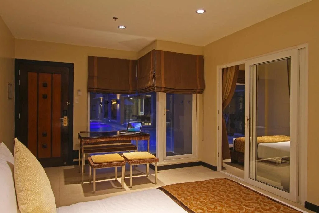 Family Grand Suite with Pool Access