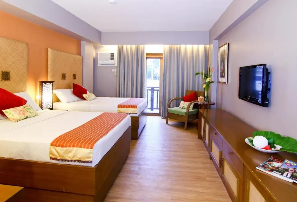 Deluxe Twin at Boracay Tropics Resort Hotel, Boracay