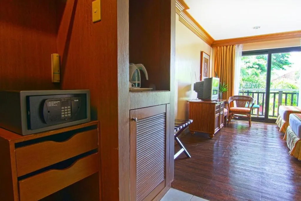 Deluxe Twin at Boracay Tropics Resort Hotel, Boracay