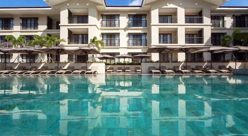 Premier Laguna Pool View