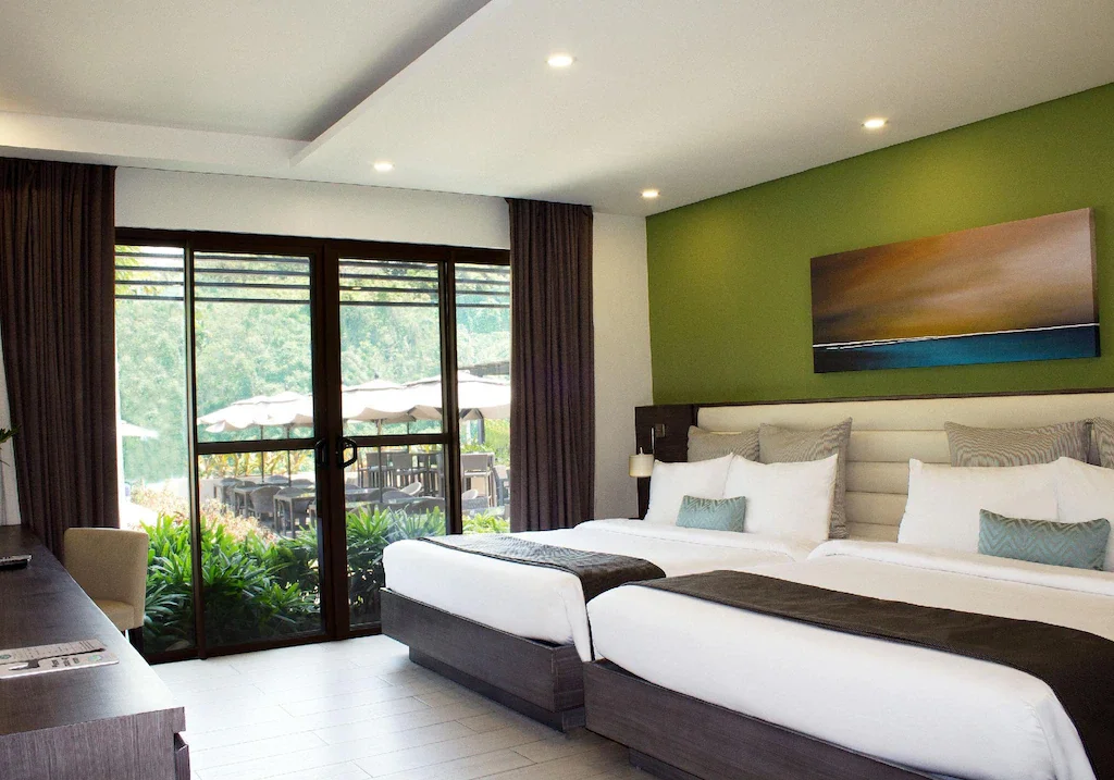 Laguna Pool View Connecting Room