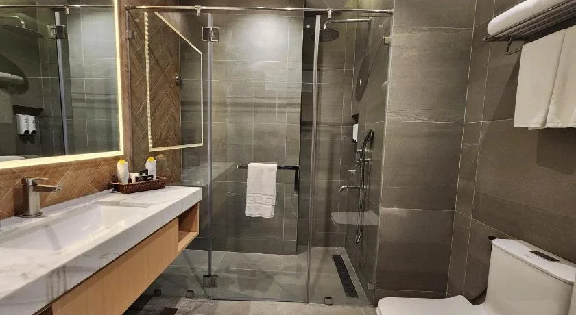 Premier Grand with Pool Access