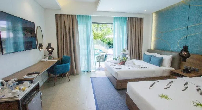 Premier Grand with Pool Access