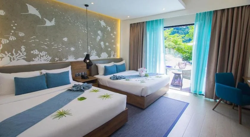 Premier Grand with Pool Access