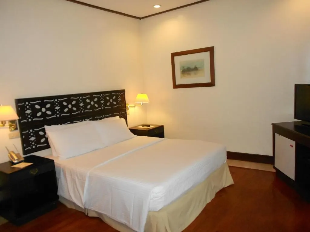 Deluxe Beach Front (Main Building) at Sea Wind Resort, Boracay