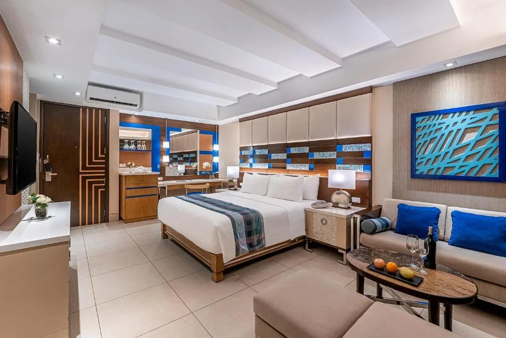 Suite with Plunge Pool