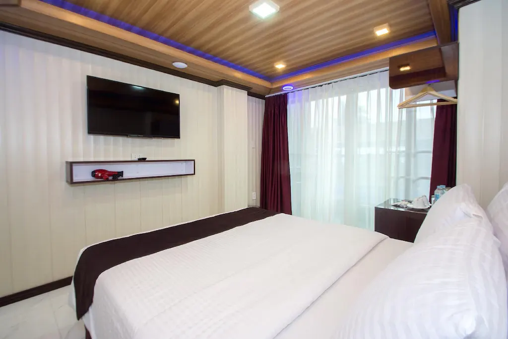 Main Building Standard Room with Partial View at Diamond Water Edge Resort, Boracay