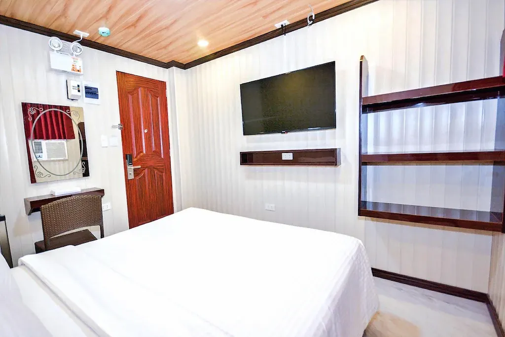 Budget Room (Shared Bathroom) at Diamond Water Edge Resort, Boracay