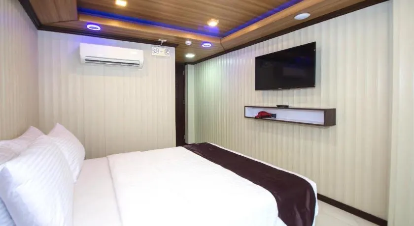 Main Building Standard Room with Partial View at Diamond Water Edge Resort, Boracay