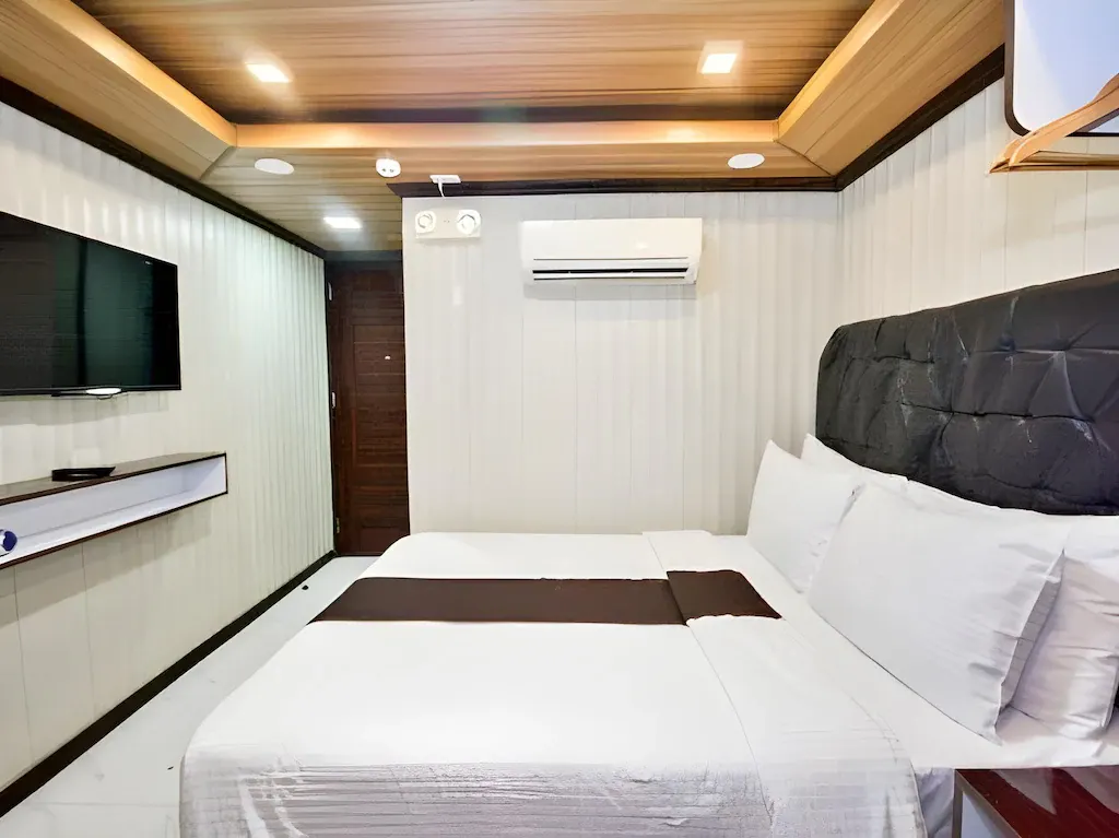 Main Building Standard Room with Partial View at Diamond Water Edge Resort, Boracay