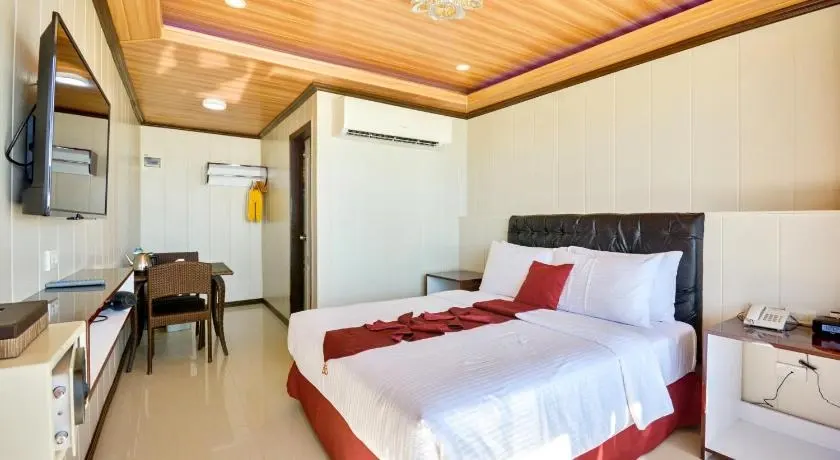 Deluxe Beachfront Suite at Diamond Water Edge Resort, Boracay
