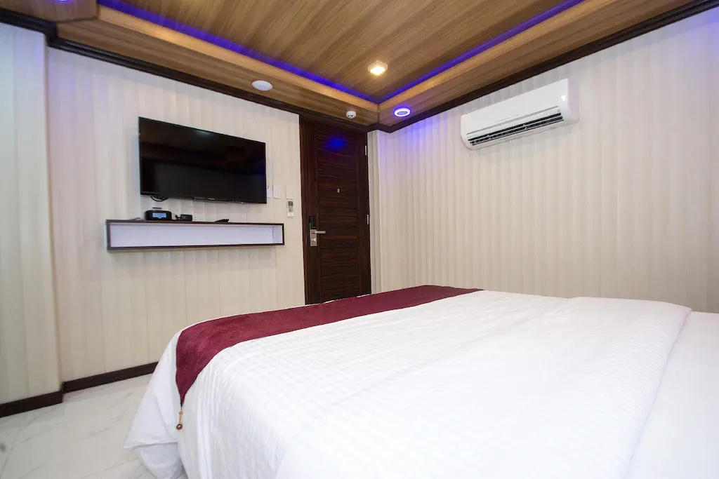 Main Building Standard Room without View at Diamond Water Edge Resort, Boracay