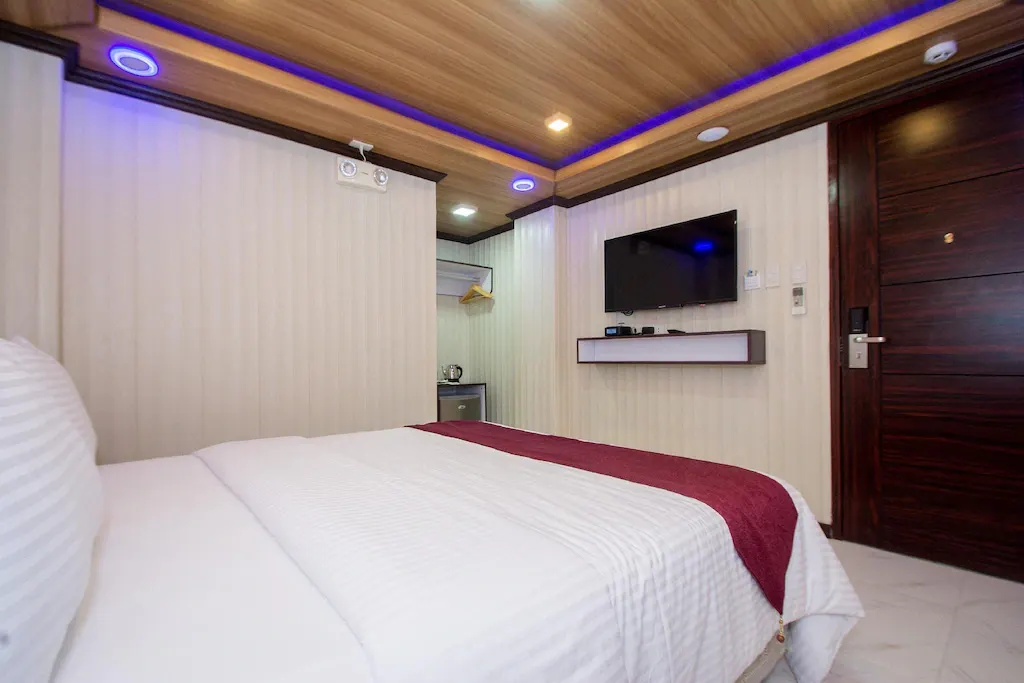 Main Building Standard Room without View at Diamond Water Edge Resort, Boracay