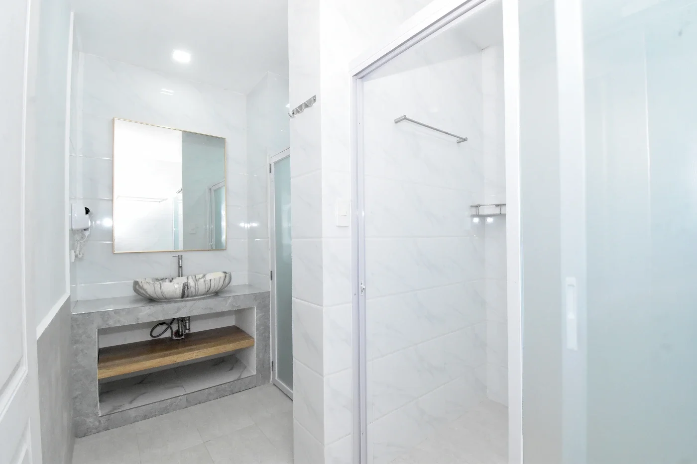 Deluxe Ground Floor