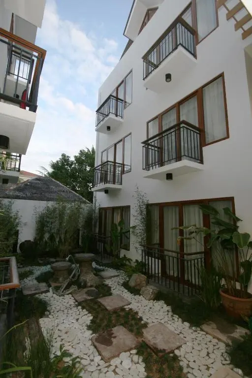 Crown Regency Beach Resort, Boracay — Photo 2