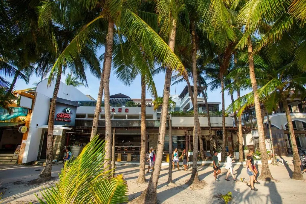 Crown Regency Beach Resort, Boracay — Photo 48