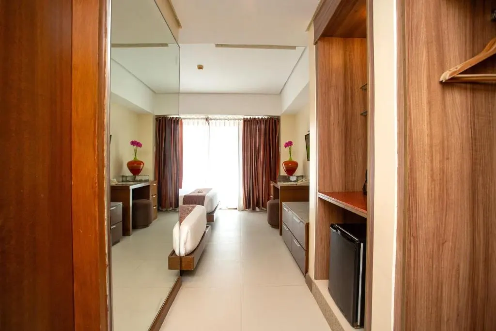 Deluxe Room at Crown Regency Beach Resort, Boracay