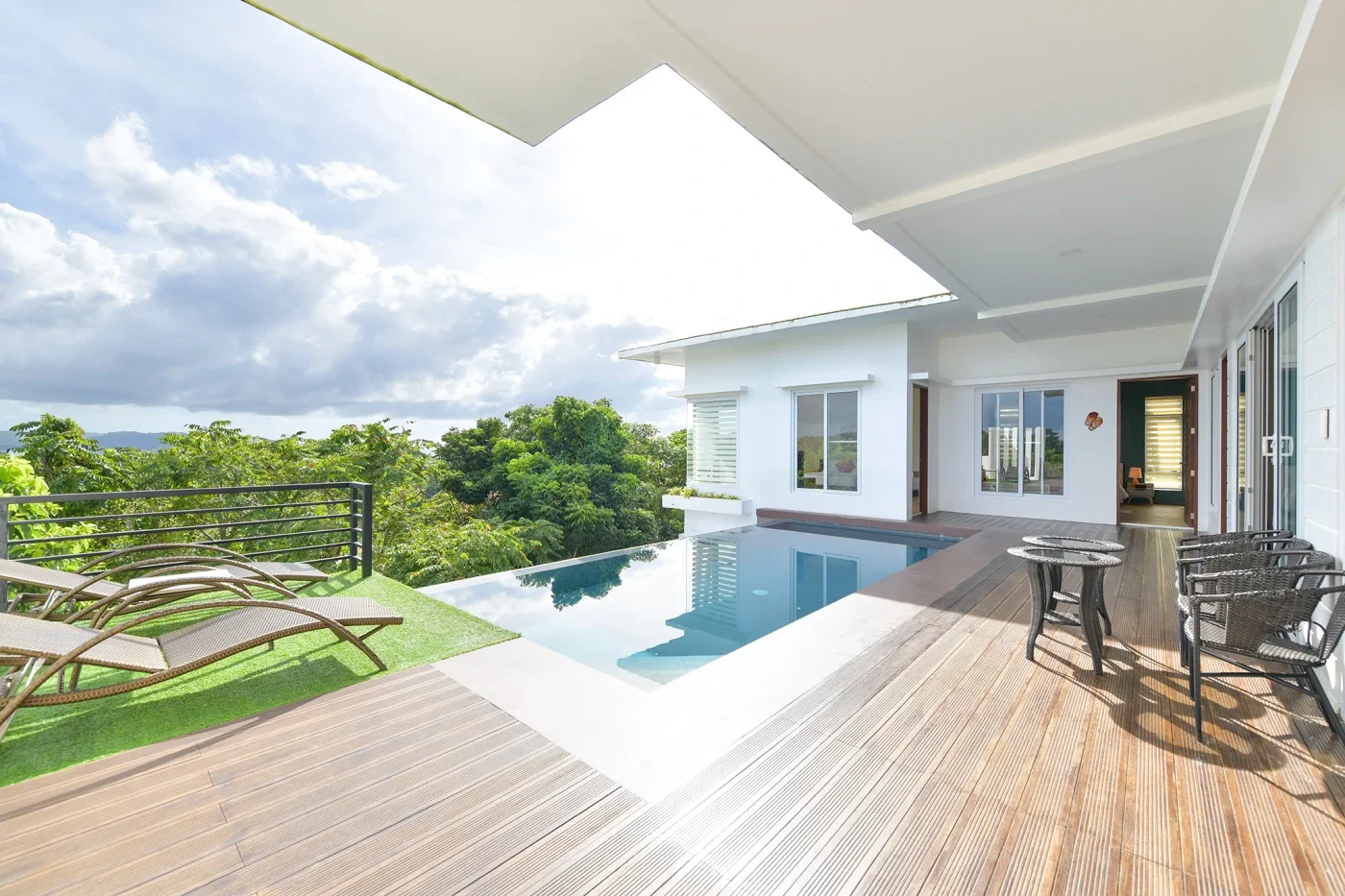 Villa Hakbang
